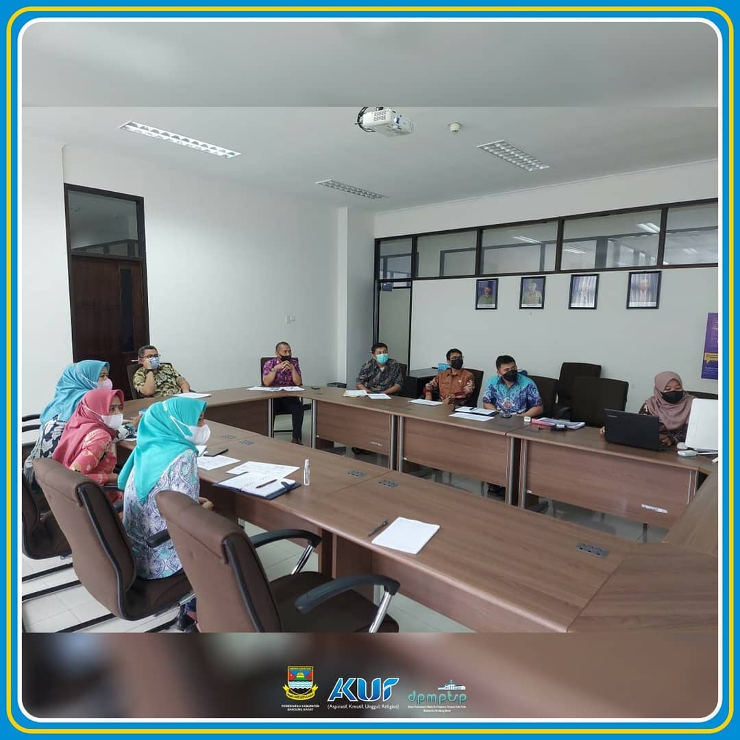 >Agenda kegiatan kali ini Dinas PMPTSP Kab. Bandung Barat mengadakan rapat yang di Pimpin oleh Kepala Dinas PMPTSP Bapak Ade Zakir dan Sekertaris Dinas Bapak Suherman beserta jajaran